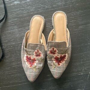 Floral and houndstooth mules